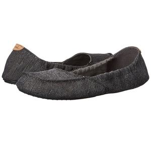 Sanuk Women's Elle V. Eight Flat